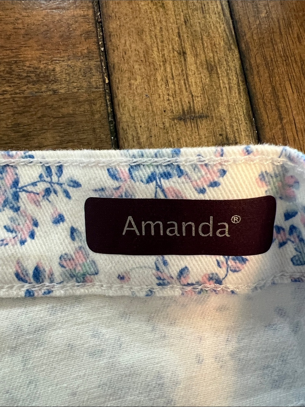 Floral Print Skinny capri Pants - Blue on White with pink - Picture 6 of 6